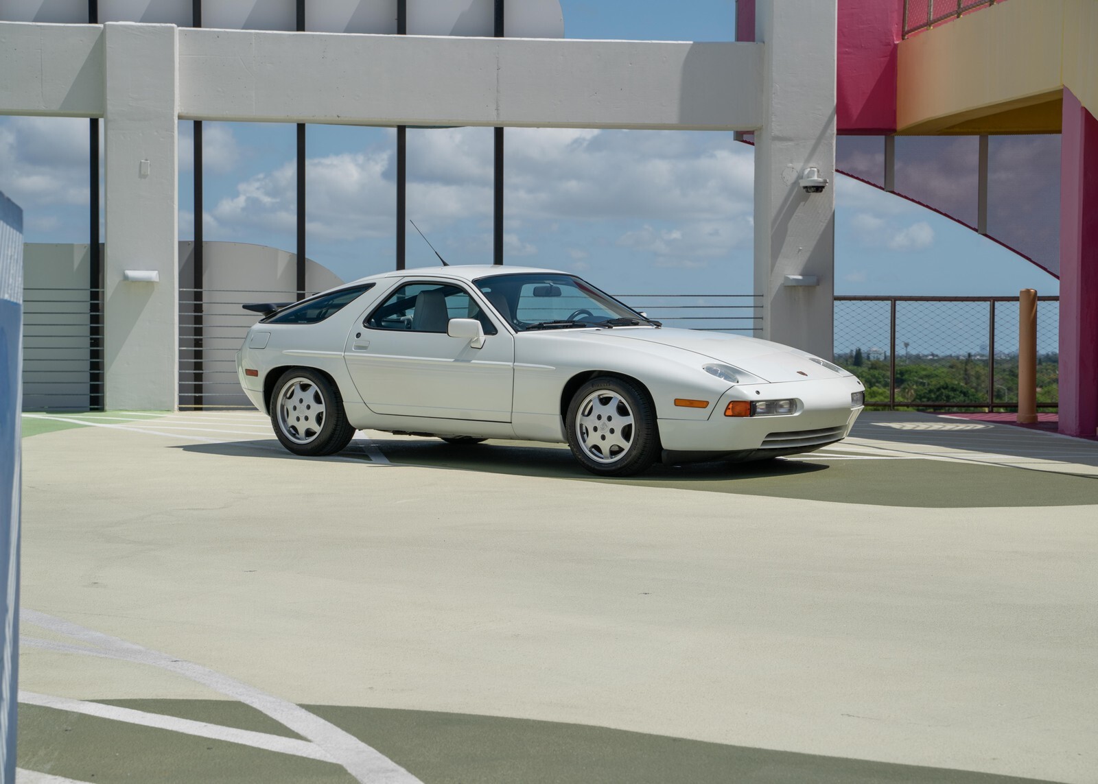 White 1991 Porsche 928 Coupe with Grey interior