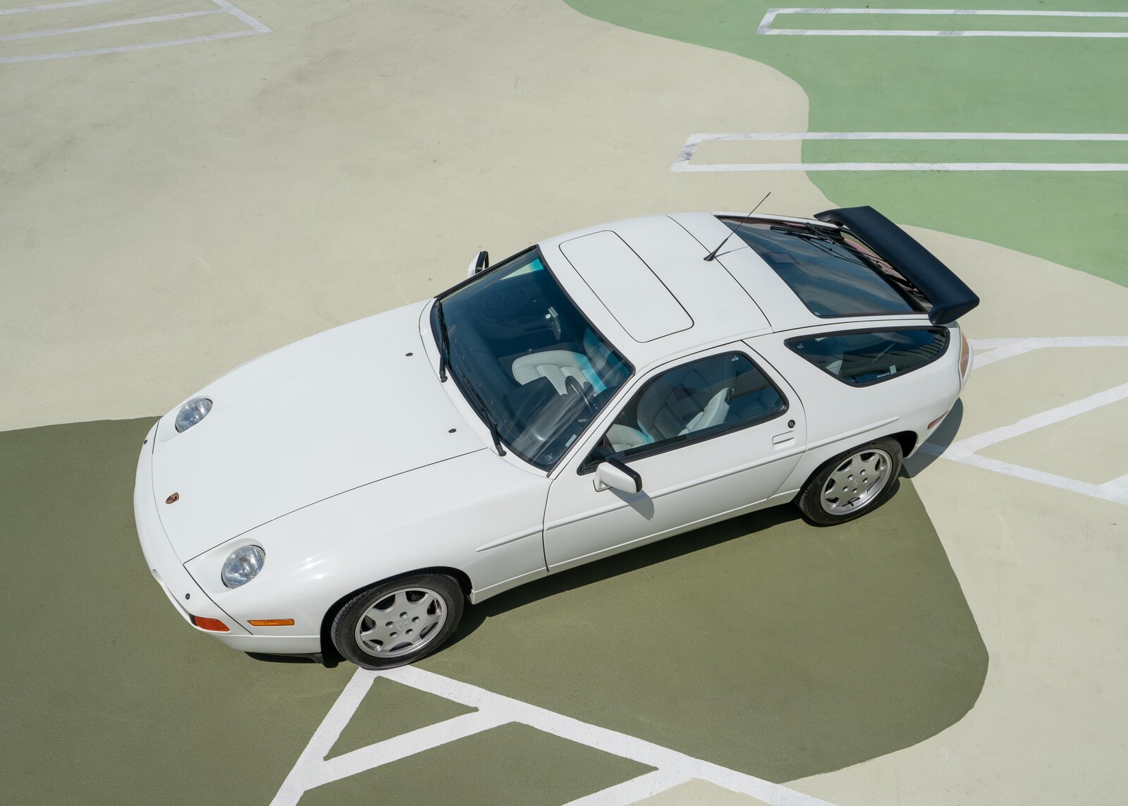 White 1991 Porsche 928 Coupe with Grey interior