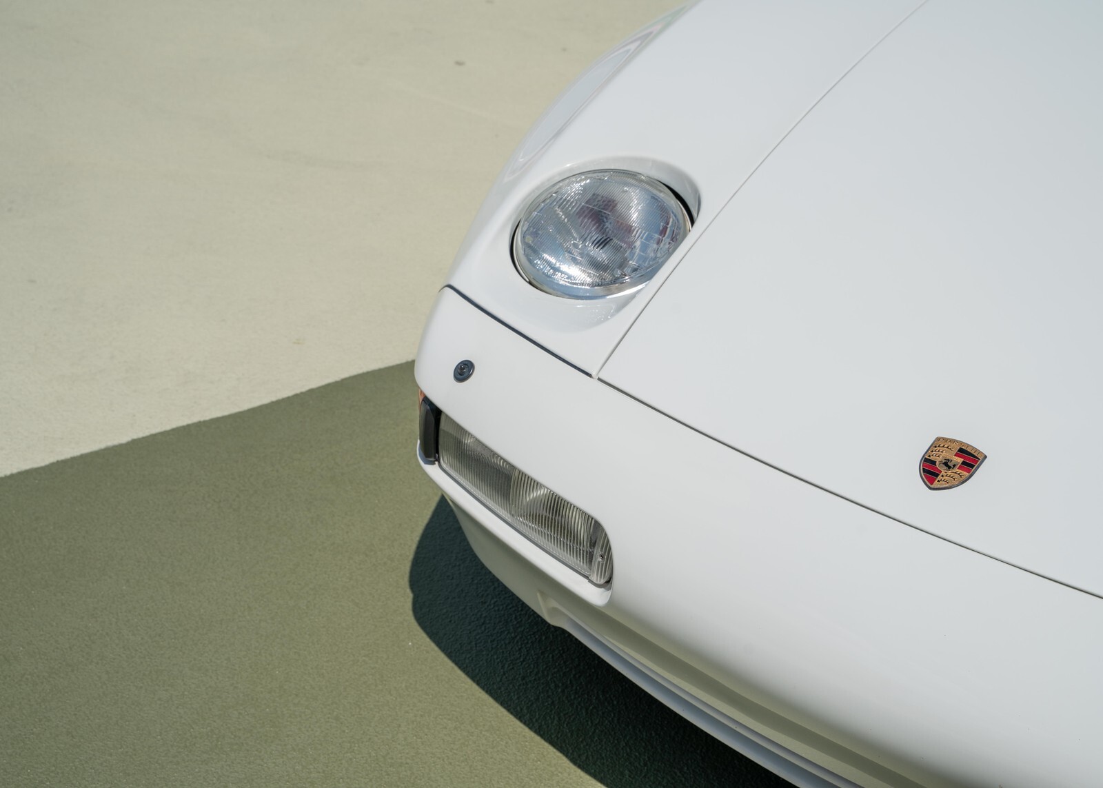 White 1991 Porsche 928 Coupe with Grey interior