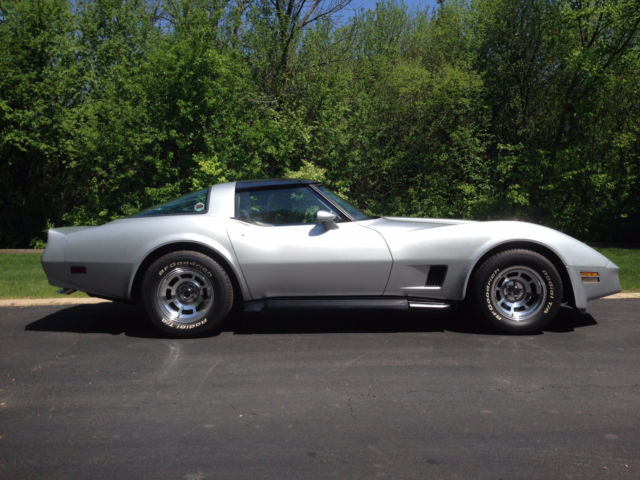 Silver 1981 Chevrolet Corvette Coupe with Silver interior