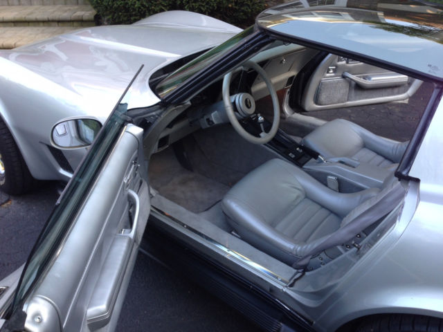 Silver 1981 Chevrolet Corvette Coupe with Silver interior