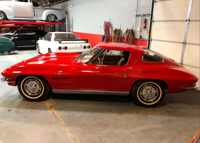Riverside Red 1963 Chevrolet Corvette Split Window with Saddle interior