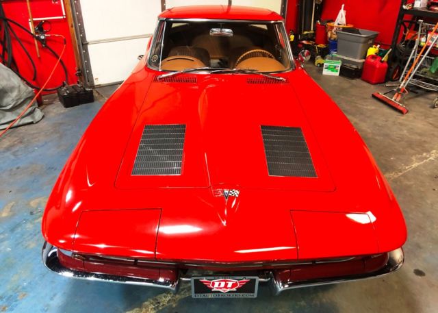 Riverside Red 1963 Chevrolet Corvette Split Window with Saddle interior