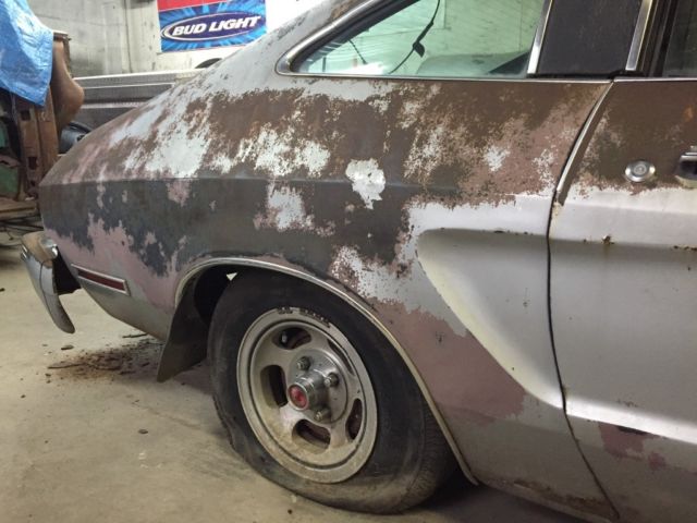 Silver 19780000 Ford Mustang Hatchback with Red interior