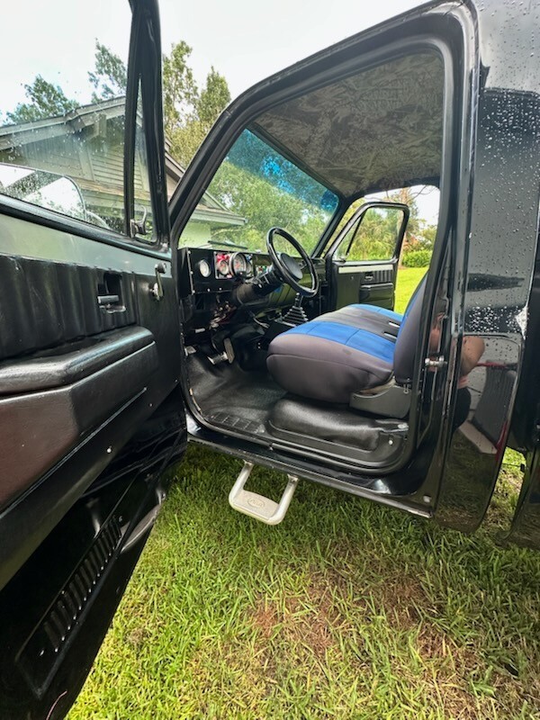 Black 1985 Chevrolet Other Pickups Standard Cab Pickup with Black interior