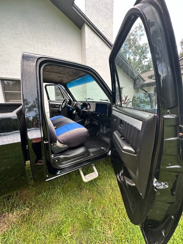 Black 1985 Chevrolet Other Pickups Standard Cab Pickup with Black interior