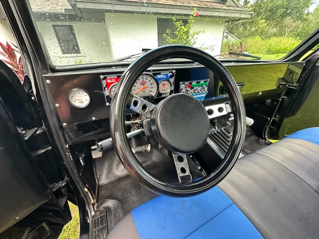 Black 1985 Chevrolet Other Pickups Standard Cab Pickup with Black interior