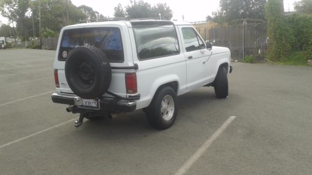 White 1988 Ford Bronco II SUV with Tan interior
