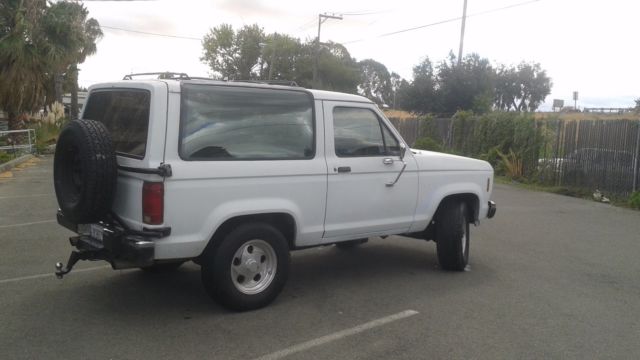 White 1988 Ford Bronco II SUV with Tan interior