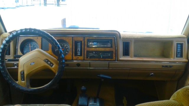 White 1988 Ford Bronco II SUV with Tan interior