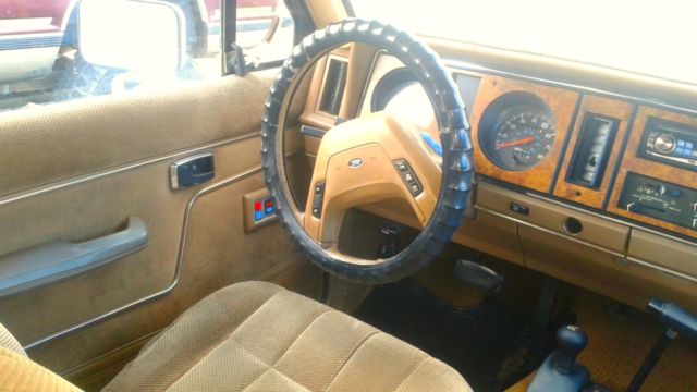 White 1988 Ford Bronco II SUV with Tan interior