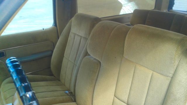 White 1988 Ford Bronco II SUV with Tan interior