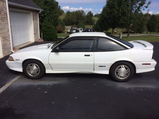 White 1993 Chevrolet Cavalier Coupe with Gray interior